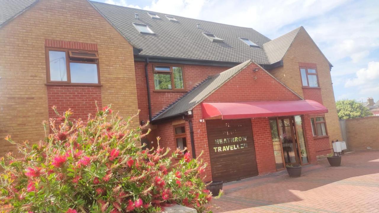 Bed and Breakfast Heathrow Travellers Hub à Hounslow Extérieur photo