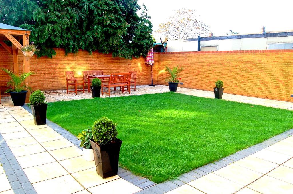 Bed and Breakfast Heathrow Travellers Hub à Hounslow Extérieur photo