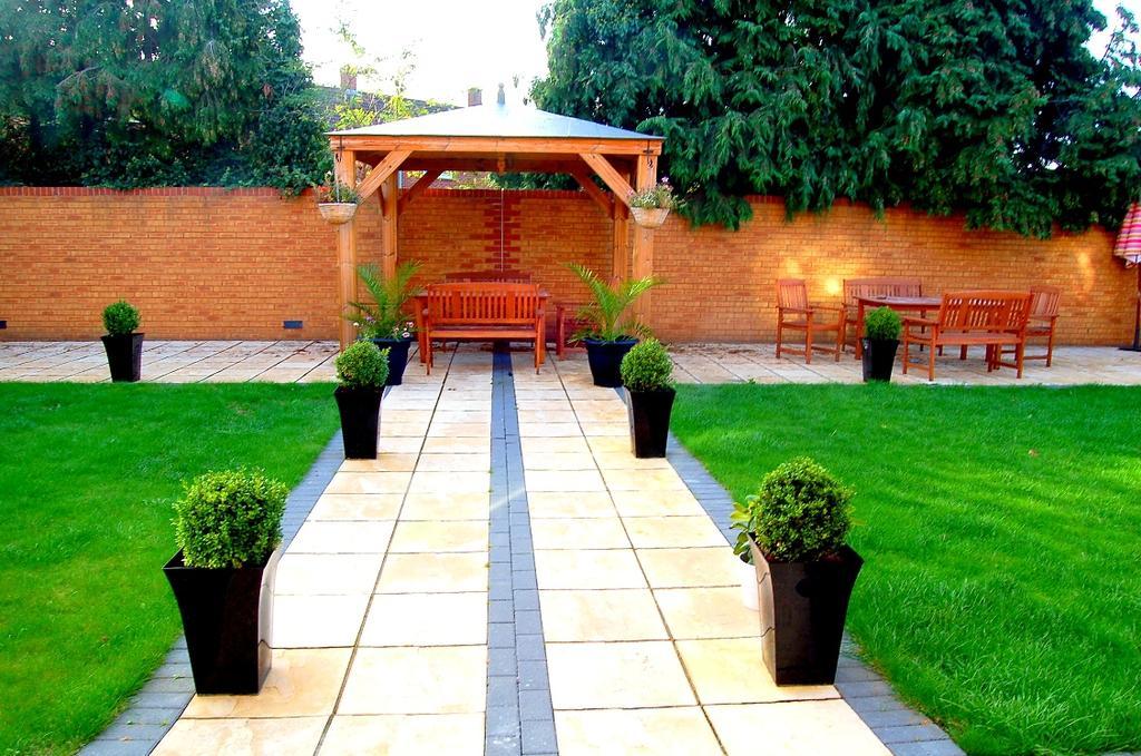 Bed and Breakfast Heathrow Travellers Hub à Hounslow Extérieur photo